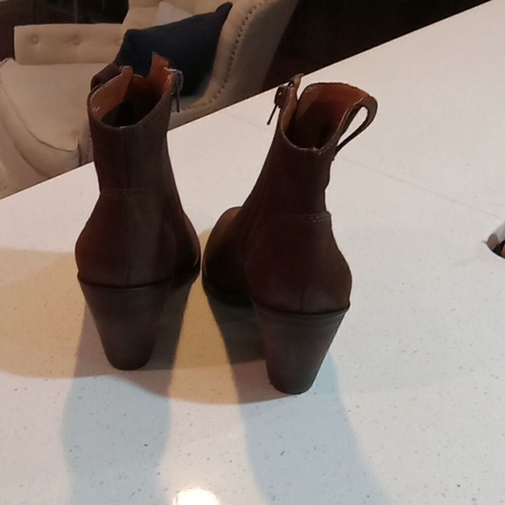 Lucky Brand Loxona dark brown suede leather side zip ankle bootie size 6.5 NWT - Picture 7 of 8